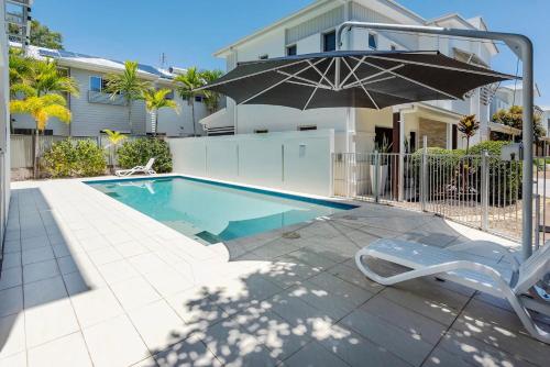 Swimmingpoolen hos eller tæt på Lux Beach Front Apartment