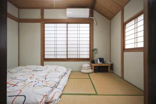 Aila Room