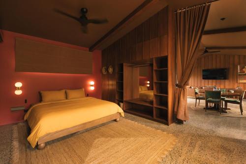 Postel nebo postele na pokoji v ubytování The Saltbush Inn