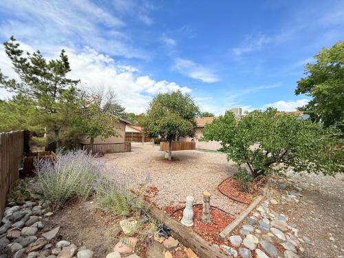 Fotografie z fotogalerie ubytování Free 50 Gift Card-Huge Private Yard-Pet Friendly! v destinaci Farmington