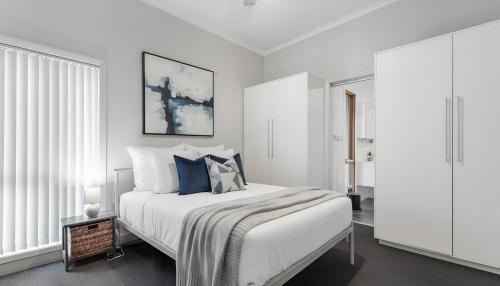 Postel nebo postele na pokoji v ubytování Greenview Bungalow - Sunlit Stay near Sovereign Hill