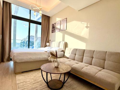 Azizi Riviera Studio High Floor Partial Burj View