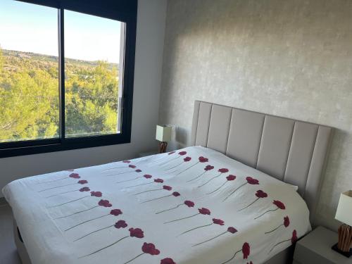 Postel nebo postele na pokoji v ubytování Luxury 2 bed apartment in Las Colinas