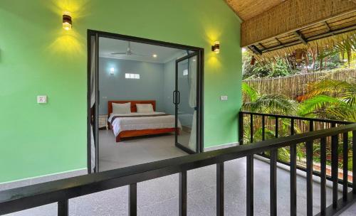 Una cama o camas en una habitación de Nary Garden