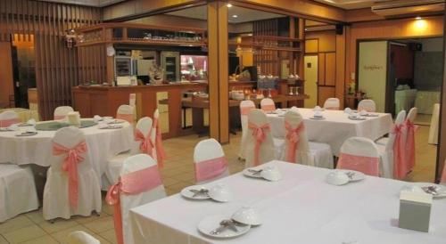 Restoran või mõni muu söögikoht majutusasutuses Dusit Hotel