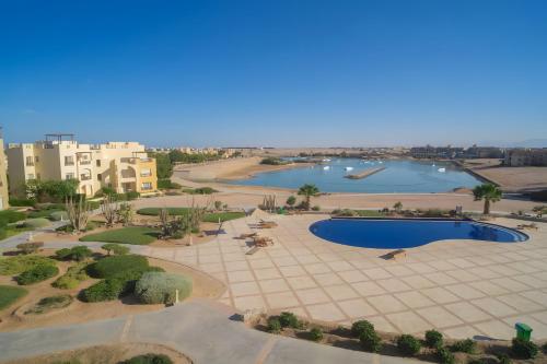 Stunning 4BD Apartment Lagoon View-Gouna