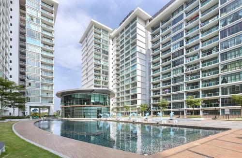 Bazén v ubytování Palazio Serviced Apartments by RR JBcity nebo v jeho okolí