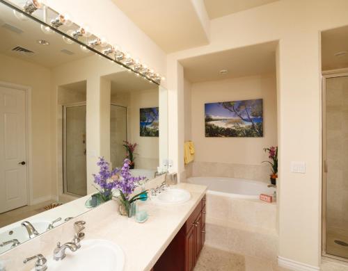 Ένα μπάνιο στο ❤PiH❤MAJESTIC OCEANOcean Views Stunning Mauna Kea Resort Best Beaches Bikes