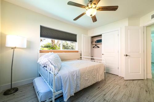 Кровать или кровати в номере 2bd 1ba Sunset 2 3Mins to Beach