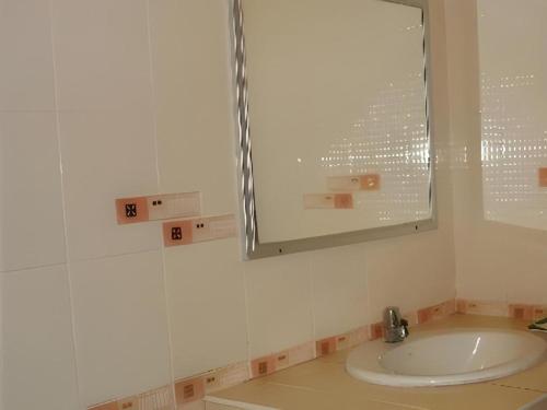 Ένα μπάνιο στο Seaza Hotel