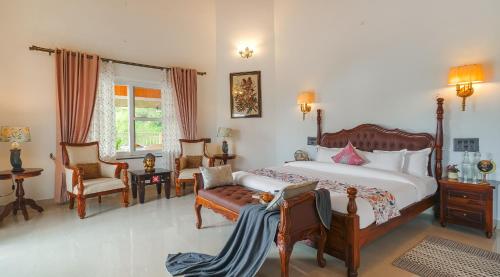 Ένα ή περισσότερα κρεβάτια σε δωμάτιο στο amã Stays & Trails - White Hackle General's Retreat