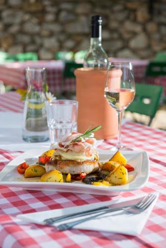 Essen in der Pension oder in der Nähe