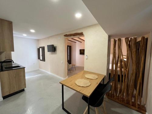 Nhà bếp/bếp nhỏ tại Les Cases de Laia