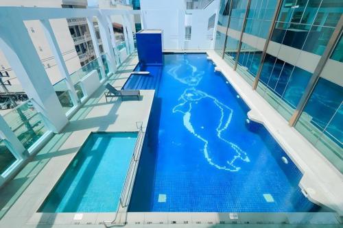 Hồ bơi trong/gần New Season Square Hotel