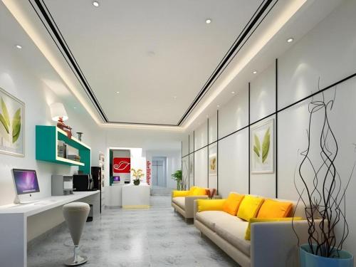 Μια τηλεόραση ή/και κέντρο ψυχαγωγίας στο Shell Qionghai Jinhai Road Hotel