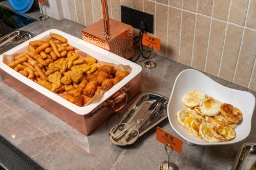 Jídlo v hotelu nebo okolí