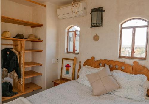 Ένα ή περισσότερα κρεβάτια σε δωμάτιο στο Master Hexagon Bedroom 180 Ocean View