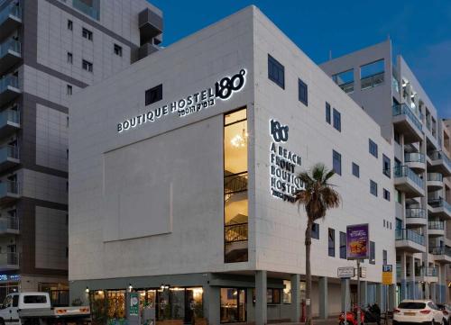 180 Boutique Hostel