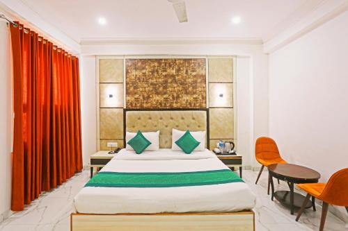Ένα ή περισσότερα κρεβάτια σε δωμάτιο στο HOTEL APPLE PARK Near Terminal 3 Delhi Airport With- Free Airport Pickup