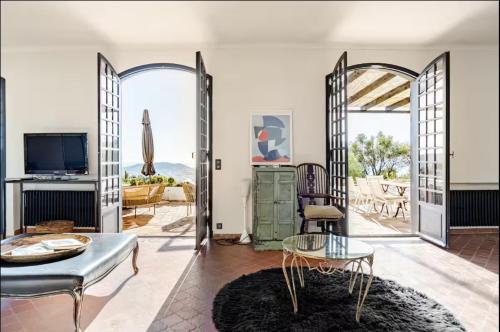 Villa, piscine et vue mer exceptionnelle à Nice