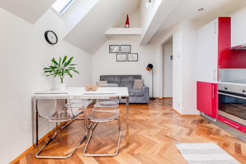 Rooftop Apartment, Vinohrady, City Center