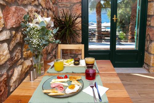 Φαγητό σε αυτό το διαμέρισμα ή κάπου εκεί κοντά