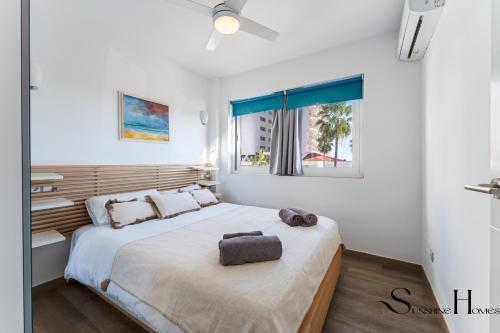 Beach Stay with Terrace & Sea View REF050