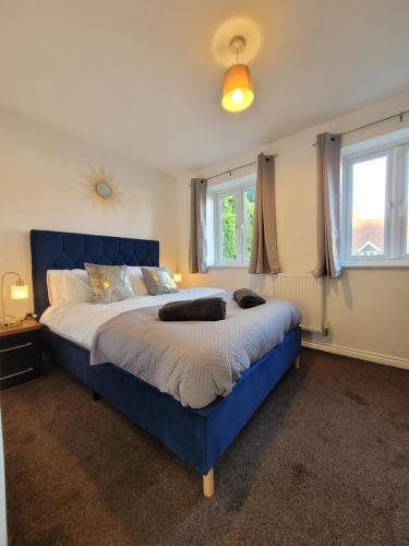 Voodi või voodid majutusasutuse Kensington House- The Perfect home for contractor stays toas