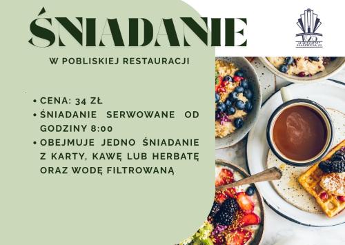 un volante para un restaurante con platos de comida en Apartamenty Klasztorna 25, en Poznan