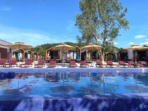 Royal C Resort