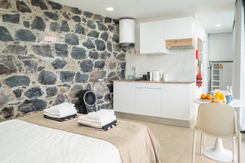 Calma Retreat - Pool & Lodge
