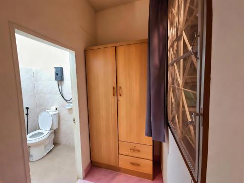 Ένα μπάνιο στο Friends Retreat Phuket