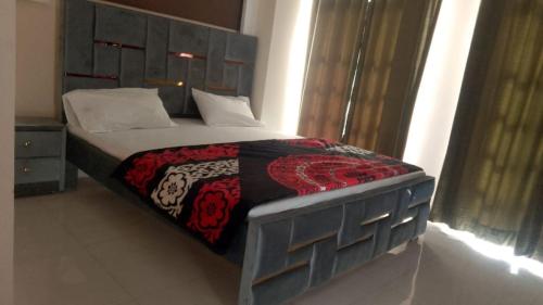 Postel nebo postele na pokoji v ubytování 1-Bedroom Apartment