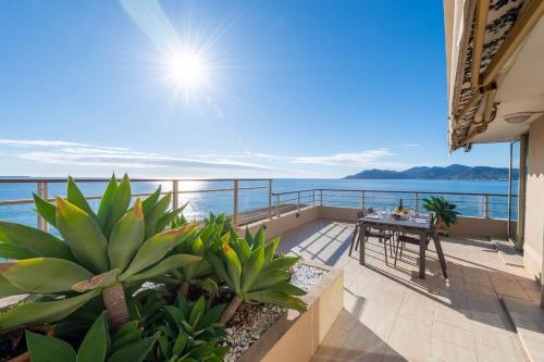 2-Br Panoramic Sea View & Beach Access