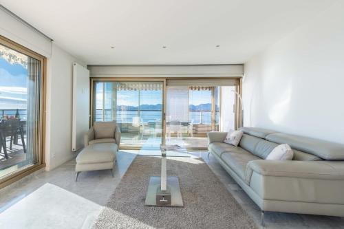 2-Br Panoramic Sea View & Beach Access