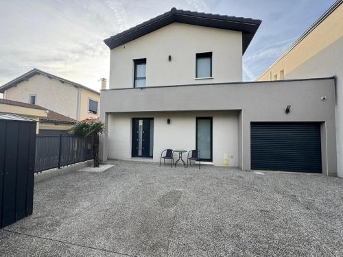 Budova, kde se vila nachází