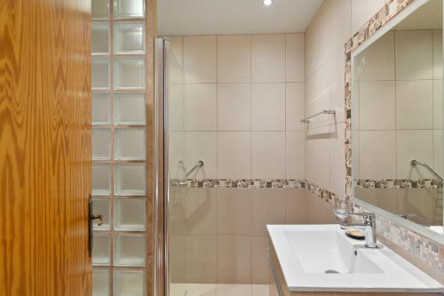 Koupelna v ubytování Hill View Hotel Apartments