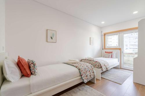 Bright & Cozy Apartment by HostWise