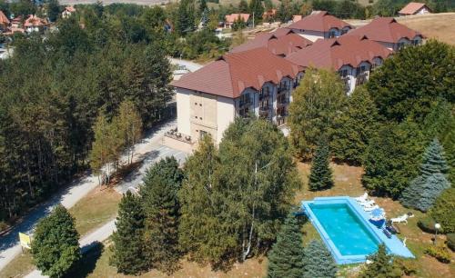 Bazén v ubytování Helena apartman nebo v jeho okolí