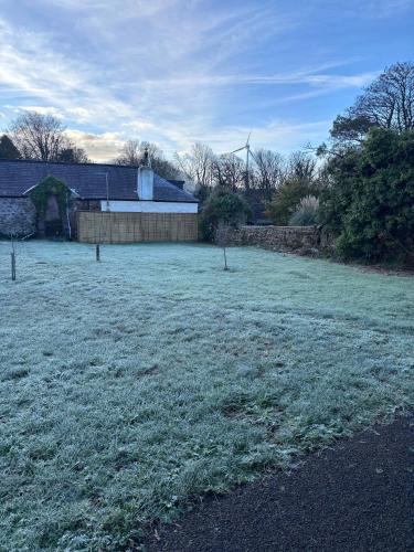 Φωτογραφία από το άλμπουμ του Glamping Pod with a Hot Tub in Orchard σε Hubberston