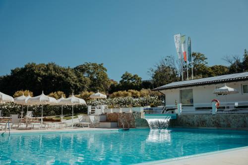 Green Garden Village con piscina, spiaggia riservata e parcheggio