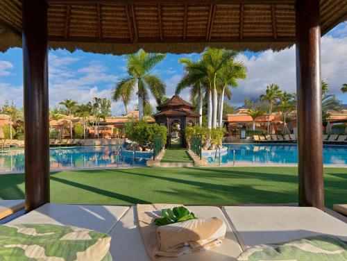 Bazén v ubytování Green Garden Eco Resort nebo v jeho okolí