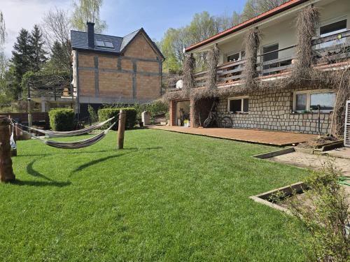 Κήπος έξω από το Villa Radunia