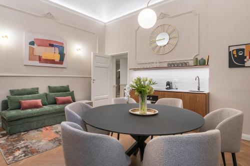 NEW Luxury 3-bedroom & 4-bathroom Duomo