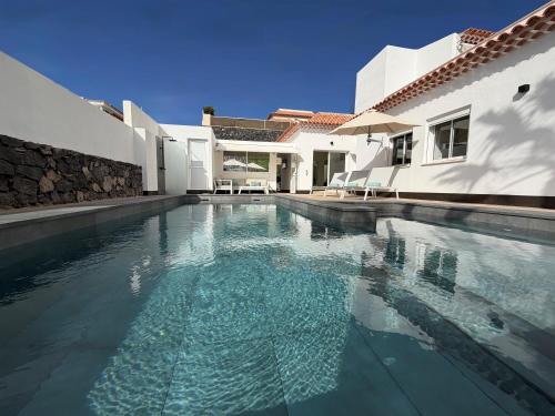 Exklusive Villa mit beheiztem Pool in Costa Adeje
