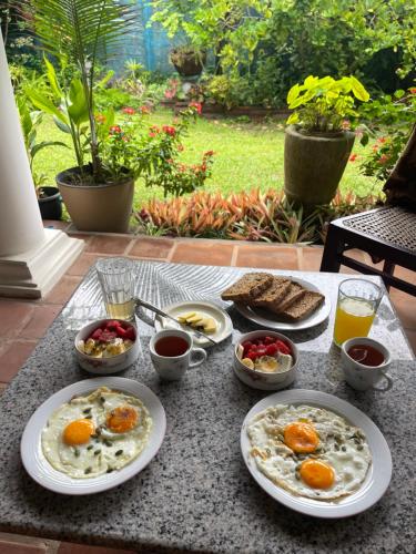 Φαγητό σε αυτός ο ξενώνας ή κάπου εκεί κοντά