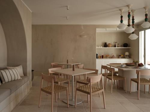 Posezení v ubytování Akria Seaside Suites