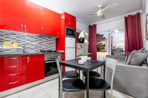1012 Los Cristianos front row sea, pool free WiFi