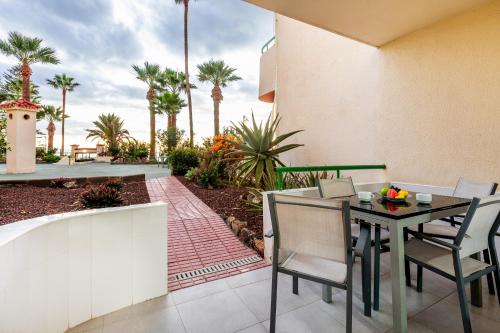 1012 Los Cristianos front row sea, pool free WiFi