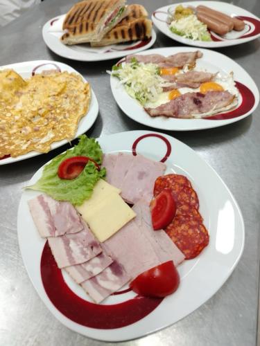 Jídlo v penzionu nebo okolí